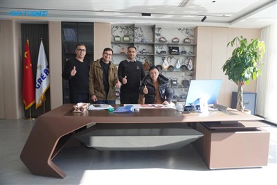 ¡Grupo de fabricación de embragues, equipo de Grupo Grtech y equipo de Beraltex para una cooperac...